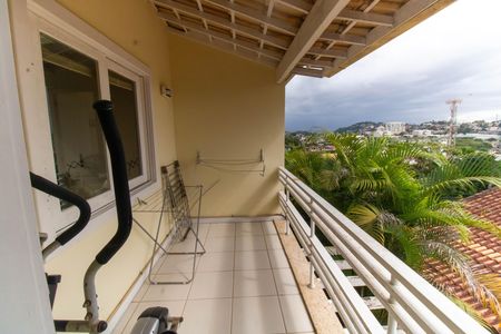 Casa de condomínio para alugar com 270m², 3 quartos e 2 vagas Casa de condomínio para alugar com 270m², 3 quartos e 2 vagasVaranda da Suíte 2