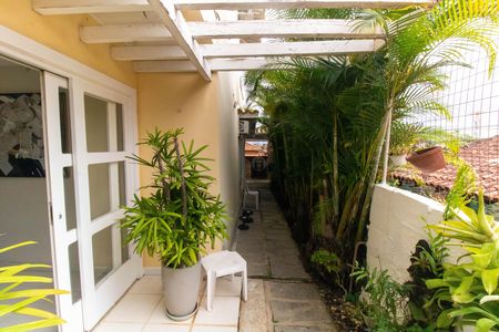 Casa de condomínio para alugar com 270m², 3 quartos e 2 vagas Casa de condomínio para alugar com 270m², 3 quartos e 2 vagasÁrea externa