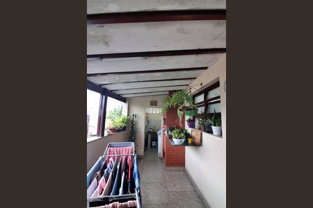 Casa à venda com 130m², 3 quartos e 1 vagaÁrea de Serviço