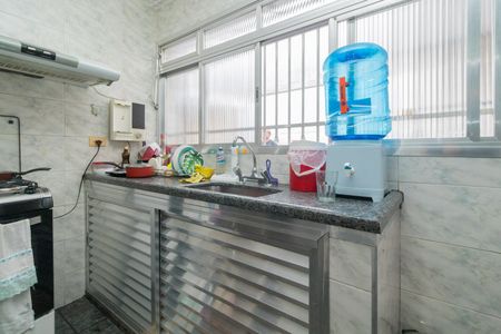 Cozinha 1 de casa à venda com 6 quartos, 256m² em Parque São Lucas, São Paulo