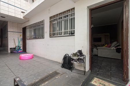Quintal 1 de casa à venda com 6 quartos, 256m² em Parque São Lucas, São Paulo