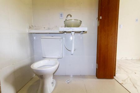 Casa à venda com 80m², 3 quartos e 1 vagaBanheiro 2