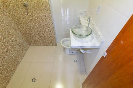 Casa à venda com 80m², 3 quartos e 1 vagaBanheiro 2
