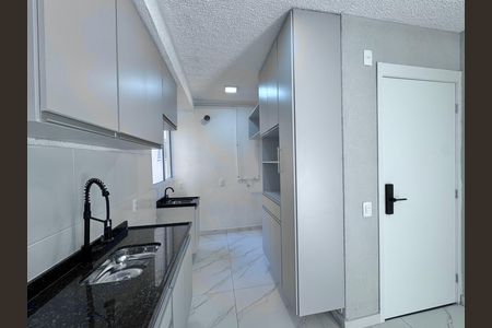 Apartamento à venda com 43m², 2 quartos e 1 vaga Apartamento à venda com 43m², 2 quartos e 1 vagaCozinha e Área de Serviço