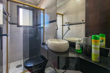 Apartamento para alugar com 90m², 2 quartos e 1 vaga Apartamento para alugar com 90m², 2 quartos e 1 vagaBanheiro da Suíte
