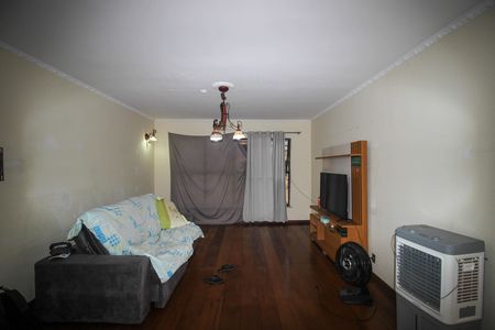 Casa para alugar com 220m², 3 quartos e 6 vagas