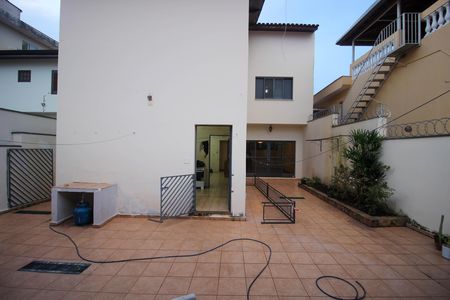 Casa para alugar com 220m², 3 quartos e 6 vagas