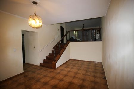 Casa para alugar com 220m², 3 quartos e 6 vagas