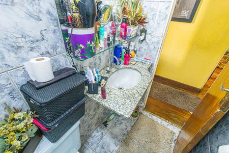 Casa de condomínio à venda com 70m², 3 quartos e 1 vaga Casa de condomínio à venda com 70m², 3 quartos e 1 vagaBanheiro