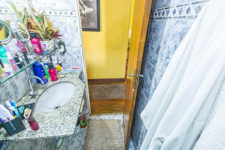 banheiro de casa de condomínio para alugar com 3 quartos, 70m² em Jardim Atlântico, Belo Horizonte