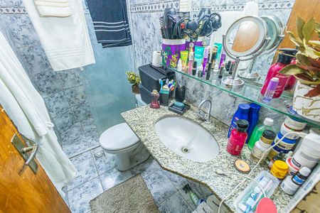 Casa de condomínio à venda com 70m², 3 quartos e 1 vaga Casa de condomínio à venda com 70m², 3 quartos e 1 vagaBanheiro
