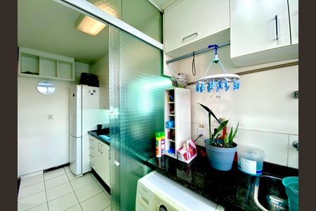 Apartamento à venda com 45m², 2 quartos e 1 vaga Apartamento à venda com 45m², 2 quartos e 1 vagaÁrea de Serviço