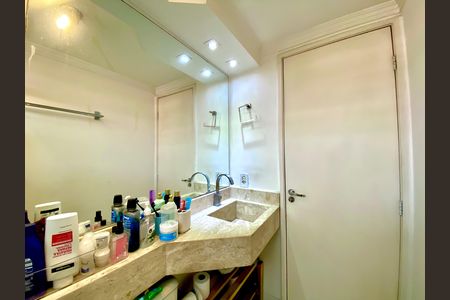 Apartamento à venda com 45m², 2 quartos e 1 vaga Apartamento à venda com 45m², 2 quartos e 1 vagaBanheiro