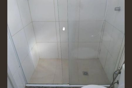 Banheiro de apartamento para alugar com 1 quarto, 49m² em Passo d’Areia, Porto Alegre