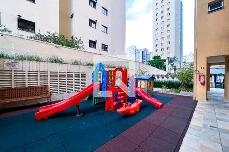 Apartamento à venda com 74m², 2 quartos e 2 vagas Apartamento à venda com 74m², 2 quartos e 2 vagasÁrea comum - Playground