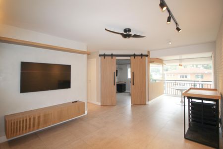 Sala de apartamento à venda com 2 quartos, 74m² em Vila Olímpia, São Paulo