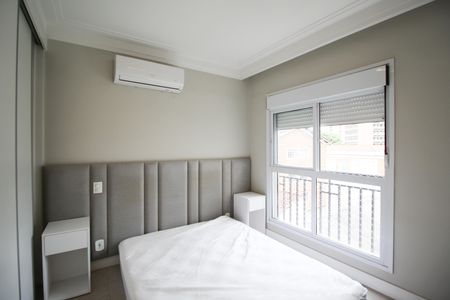 Suíte  de apartamento à venda com 2 quartos, 74m² em Vila Olímpia, São Paulo