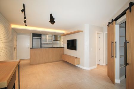 Sala de apartamento à venda com 2 quartos, 74m² em Vila Olímpia, São Paulo