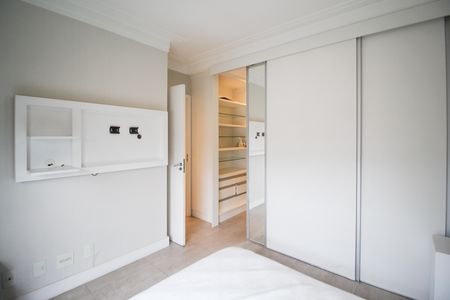 Apartamento à venda com 74m², 2 quartos e 2 vagas Apartamento à venda com 74m², 2 quartos e 2 vagasSuíte