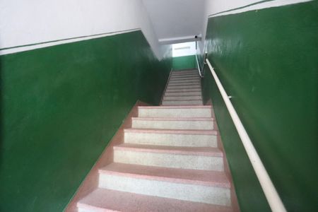 Apartamento para alugar com 90m², 2 quartos e sem vagaEscada