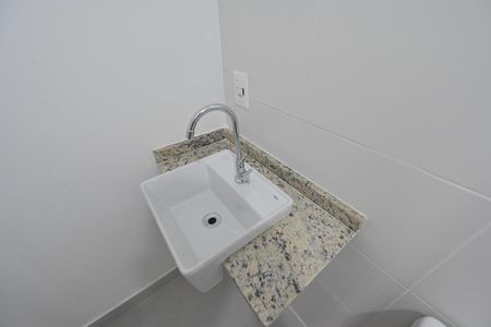 Apartamento para alugar com 39m², 2 quartos e 1 vaga Apartamento para alugar com 39m², 2 quartos e 1 vagaBanheiro Social