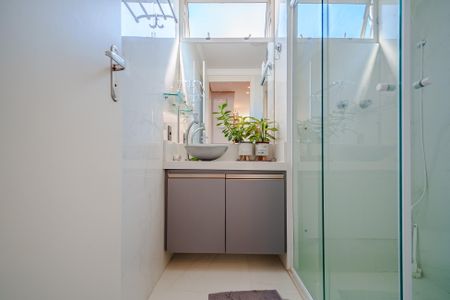Apartamento à venda com 44m², 2 quartos e 1 vaga Apartamento à venda com 44m², 2 quartos e 1 vagaBanheiro