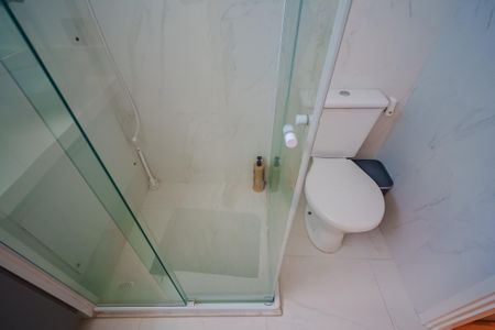 Apartamento à venda com 44m², 2 quartos e 1 vaga Apartamento à venda com 44m², 2 quartos e 1 vagaBanheiro