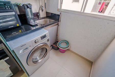 Apartamento à venda com 44m², 2 quartos e 1 vaga Apartamento à venda com 44m², 2 quartos e 1 vagaÁrea de Serviço