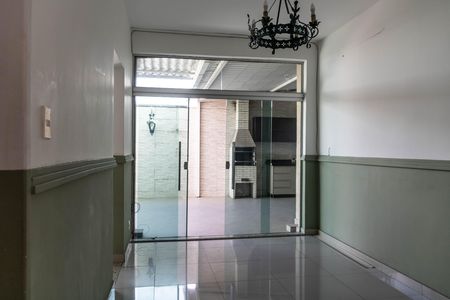 Apartamento para alugar com 168m², 3 quartos e 1 vaga
