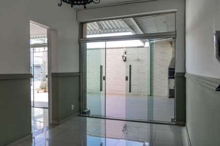 Apartamento para alugar com 168m², 3 quartos e 1 vaga