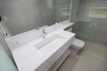 Casa à venda com 284m², 3 quartos e 5 vagasQuarto 2 - Banheiro
