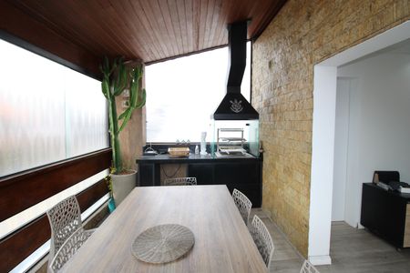 Casa à venda com 284m², 3 quartos e 5 vagasSala / Cozinha