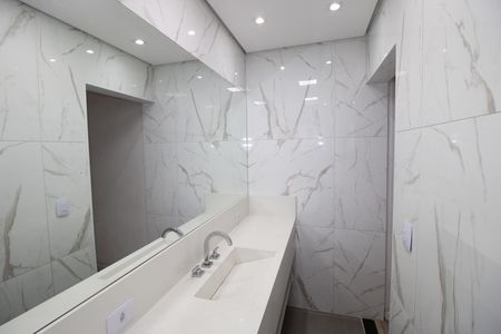 Casa à venda com 284m², 3 quartos e 5 vagasQuarto 1 - Banheiro