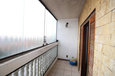 Casa à venda com 284m², 3 quartos e 5 vagasQuarto 1 - Varanda