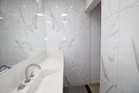 Casa à venda com 284m², 3 quartos e 5 vagasQuarto 1 - Banheiro