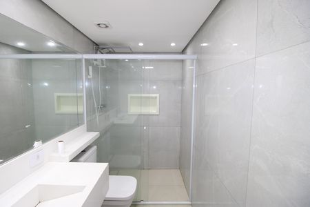 Casa à venda com 284m², 3 quartos e 5 vagasQuarto 2 - Banheiro