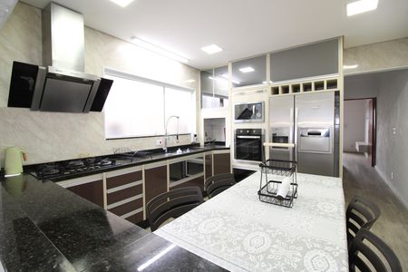 Sala / Cozinha de casa à venda com 3 quartos, 284m² em Parque Savoy City, São Paulo