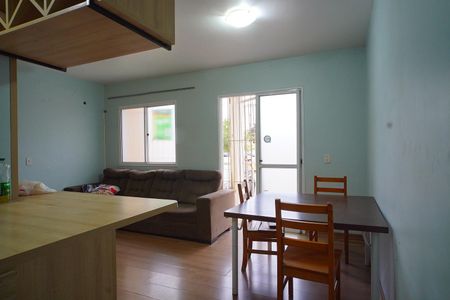 Sala de apartamento para alugar com 3 quartos, 77m² em Humaitá, Porto Alegre