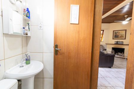 Casa à venda com 165m², 5 quartos e 4 vagas Casa à venda com 165m², 5 quartos e 4 vagasBanheiro