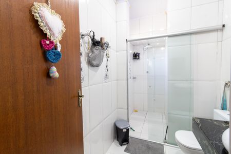 Casa à venda com 165m², 5 quartos e 4 vagas Casa à venda com 165m², 5 quartos e 4 vagasBanheiro da Suíte