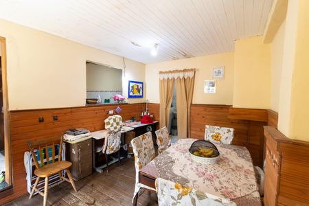 Casa à venda com 165m², 5 quartos e 4 vagas Casa à venda com 165m², 5 quartos e 4 vagasCozinha