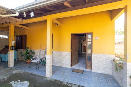 Casa à venda com 165m², 5 quartos e 4 vagas Casa à venda com 165m², 5 quartos e 4 vagasVaranda