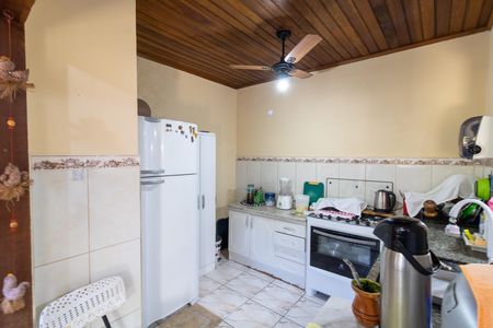 Casa à venda com 165m², 5 quartos e 4 vagas Casa à venda com 165m², 5 quartos e 4 vagasCozinha