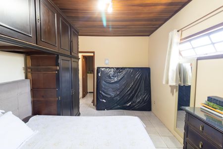 Casa à venda com 165m², 5 quartos e 4 vagas Casa à venda com 165m², 5 quartos e 4 vagasSuíte