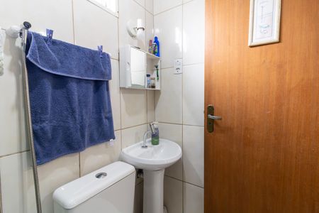 Casa à venda com 165m², 5 quartos e 4 vagas Casa à venda com 165m², 5 quartos e 4 vagasBanheiro