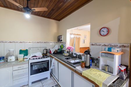 Casa à venda com 165m², 5 quartos e 4 vagas Casa à venda com 165m², 5 quartos e 4 vagasCozinha