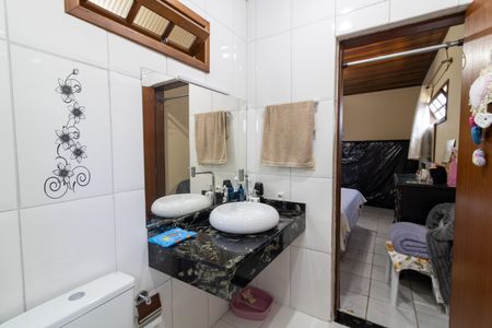 Casa à venda com 165m², 5 quartos e 4 vagas Casa à venda com 165m², 5 quartos e 4 vagasBanheiro da Suíte