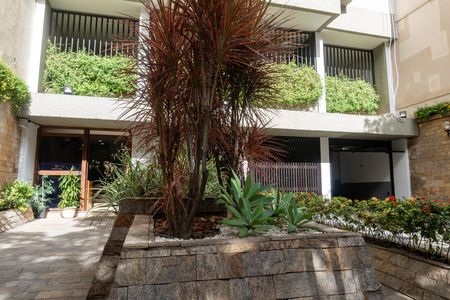 Apartamento à venda com 97m², 3 quartos e 1 vaga Apartamento à venda com 97m², 3 quartos e 1 vagaFachada