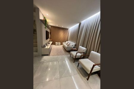 Casa à venda com 3 quartos, 207m² em Heliópolis, Belo Horizonte