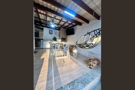 Casa à venda com 3 quartos, 207m² em Heliópolis, Belo Horizonte